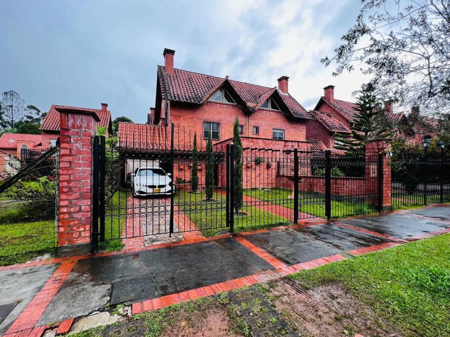 Hermosa Casa , Con Parqueadero En Rionegro Cerca Al Aeropuerto Βίλα Εξωτερικό φωτογραφία